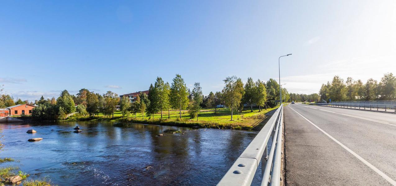 silta joen yli